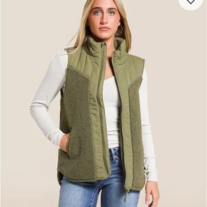 Livoutdoor NWT Women's Burnt Olive Vela Sherpa Vest